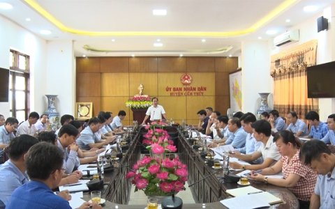 Hội nghị giao ban với Chủ tịch UBND các xã, thị trấn 6 tháng đầu năm 2022